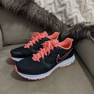 Women's Nike sneakers 🎉